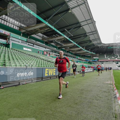 05.10.2025 - 20. swb-Marathon Bremen Michael Burmester http://msf.ph/oto/9233434 05.10.2025 12:55:49 Laufen im Stadion 78, 240, 325, 663, 760, 984, 989, 1261, 1326, 1490, 1531, 1737, 1774, 1825, 1910, 1931, 2022, 2134, 2162, 2459, 2490, 2605, 2716, 2884, 2942, 3074, 3161, 3489, 3515, 3519, 3612, 3749, 3838, 3944, 4052, 4079, 4116, 4149, 4195, 4212, 4288, 4432, 4456, 4771, 4796, 4823, 4853, 5034, 5093, 5152, 5177, 5289, 5370, 5484, 5490, 5554, 5615, 5691, 5719, 5833, 5907, 6048, 6070, 6106, 6276, 6441, 6515, 6527, 6570, 6615, 6649, 6744, 6797, 6820, 6937, 8060, 8144, 8222, 82, 124, 169 meine-sportfotos.de