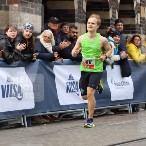 05.10.2025 - 20. swb-Marathon Bremen Strokosch-Dieckow http://msf.ph/oto/9233436 05.10.2025 12:34:21 Ziel 888 meine-sportfotos.de