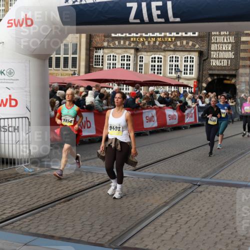 05.10.2025 - 20. swb-Marathon Bremen Yannick Fuchs http://msf.ph/oto/9233451 05.10.2025 11:03:38 Ziel 7199, 7776, 9224, 9308, 9486, 9498, 9850, 10446, 10995, 11150, 11236, 11522 meine-sportfotos.de