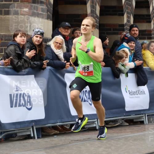 05.10.2025 - 20. swb-Marathon Bremen Strokosch-Dieckow http://msf.ph/oto/9233490 05.10.2025 12:34:21 Ziel 888 meine-sportfotos.de