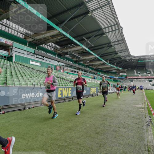 05.10.2025 - 20. swb-Marathon Bremen Michael Burmester http://msf.ph/oto/9233530 05.10.2025 12:56:01 Laufen im Stadion 78, 240, 325, 760, 830, 901, 984, 989, 1261, 1326, 1490, 1531, 1774, 1825, 1910, 1931, 2134, 2149, 2162, 2459, 2490, 2605, 2716, 2884, 2942, 3074, 3161, 3515, 3519, 3612, 3749, 3838, 3944, 4052, 4079, 4116, 4149, 4195, 4212, 4288, 4432, 4456, 4485, 4796, 4853, 5093, 5152, 5177, 5289, 5370, 5469, 5484, 5490, 5554, 5615, 5691, 5719, 5833, 5907, 6048, 6070, 6106, 6176, 6276, 6441, 6515, 6570, 6615, 6689, 6744, 6797, 6820, 6937, 7292, 7920, 8060, 8144, 8222, 6527 meine-sportfotos.de