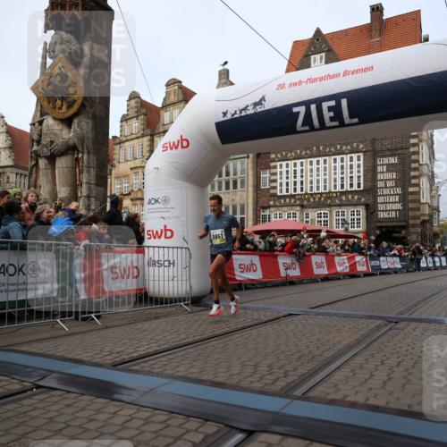 05.10.2025 - 20. swb-Marathon Bremen Yannick Fuchs http://msf.ph/oto/9233557 05.10.2025 10:34:30 Ziel 9851 meine-sportfotos.de