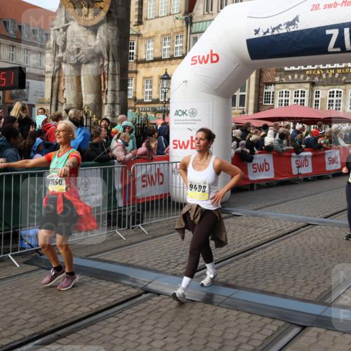 05.10.2025 - 20. swb-Marathon Bremen Yannick Fuchs http://msf.ph/oto/9233562 05.10.2025 11:03:40 Ziel 7199, 9308, 9486, 9498, 9850, 10213, 11150, 11522 meine-sportfotos.de