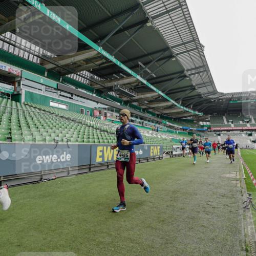 05.10.2025 - 20. swb-Marathon Bremen Michael Burmester http://msf.ph/oto/9233566 05.10.2025 12:56:06 Laufen im Stadion 78, 240, 325, 760, 830, 901, 984, 989, 1261, 1326, 1380, 1490, 1531, 1774, 1825, 1910, 1931, 2134, 2149, 2162, 2438, 2459, 2490, 2605, 2884, 2942, 3074, 3161, 3515, 3519, 3612, 3749, 3944, 4052, 4079, 4116, 4149, 4195, 4212, 4288, 4432, 4456, 4485, 4796, 4853, 5093, 5152, 5289, 5370, 5469, 5484, 5490, 5615, 5691, 5719, 5833, 6048, 6070, 6106, 6176, 6276, 6375, 6441, 6515, 6570, 6615, 6689, 6744, 6797, 6820, 6937, 7292, 7920, 8060, 8144, 8222, 6527 meine-sportfotos.de