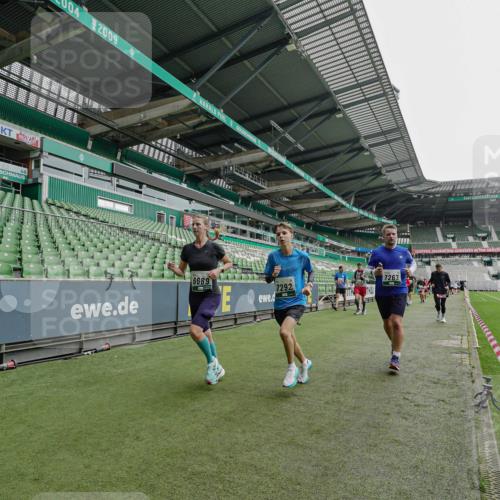 05.10.2025 - 20. swb-Marathon Bremen Michael Burmester http://msf.ph/oto/9233576 05.10.2025 12:56:09 Laufen im Stadion 78, 240, 325, 760, 830, 901, 984, 989, 1261, 1380, 1490, 1531, 1679, 1774, 1825, 1931, 2134, 2149, 2162, 2263, 2438, 2459, 2490, 2605, 2884, 2942, 3074, 3161, 3392, 3515, 3519, 3612, 3749, 3944, 4052, 4079, 4116, 4149, 4195, 4288, 4432, 4456, 4485, 4796, 4853, 5093, 5152, 5289, 5370, 5469, 5484, 5490, 5615, 5691, 5719, 6048, 6070, 6106, 6176, 6276, 6375, 6441, 6515, 6570, 6615, 6689, 6744, 6797, 6820, 6864, 6937, 7000, 7292, 7431, 7920, 8060, 8144, 8222, 6527 meine-sportfotos.de