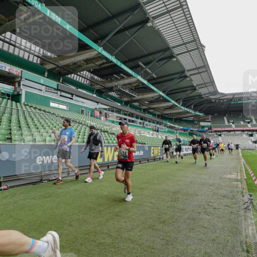 05.10.2025 - 20. swb-Marathon Bremen Michael Burmester http://msf.ph/oto/9233632 05.10.2025 12:56:17 Laufen im Stadion 240, 325, 591, 830, 901, 984, 989, 1261, 1380, 1490, 1679, 1774, 1825, 1931, 2134, 2149, 2263, 2438, 2459, 2490, 2571, 2634, 2942, 3074, 3161, 3392, 3515, 3519, 3606, 3612, 3749, 3980, 4052, 4079, 4101, 4116, 4149, 4195, 4288, 4432, 4456, 4485, 4796, 5255, 5289, 5370, 5419, 5469, 5490, 5615, 5691, 5719, 6048, 6070, 6176, 6375, 6441, 6515, 6570, 6615, 6689, 6744, 6797, 6820, 6864, 6937, 7000, 7292, 7320, 7431, 7783, 7920, 8060, 8144, 8222, 78, 2162, 2884, 3515 meine-sportfotos.de
