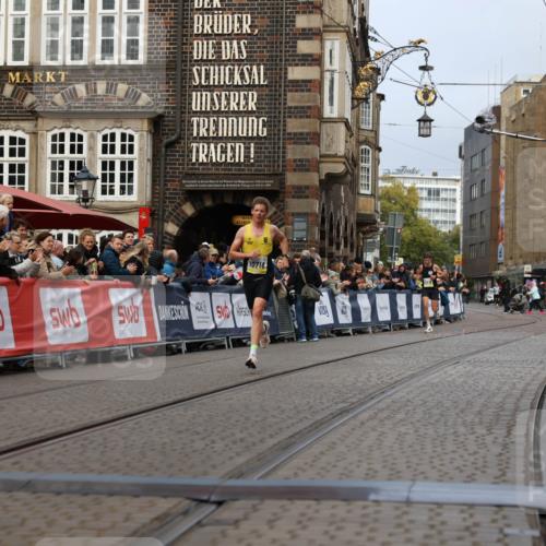 05.10.2025 - 20. swb-Marathon Bremen Yannick Fuchs http://msf.ph/oto/9233654 05.10.2025 10:34:38 Ziel 10718 meine-sportfotos.de