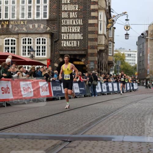 05.10.2025 - 20. swb-Marathon Bremen Yannick Fuchs http://msf.ph/oto/9233680 05.10.2025 10:34:38 Ziel 10718 meine-sportfotos.de
