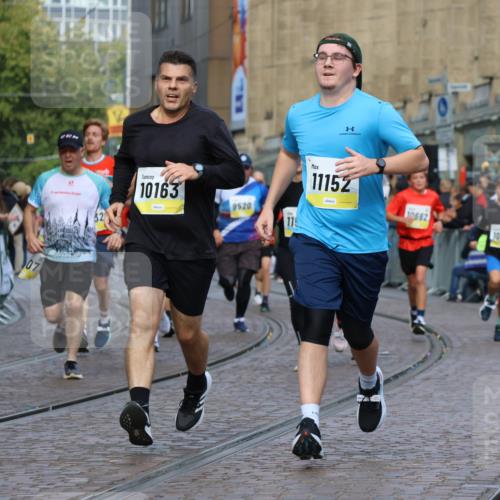 05.10.2025 - 20. swb-Marathon Bremen Strokosch-Dieckow http://msf.ph/oto/9233683 05.10.2025 10:53:58 Ziel 9313, 9456, 9520, 9548, 9807, 9835, 10019, 10046, 10075, 10163, 10484, 10616, 10631, 10662, 10785, 11152, 11303, 11339, 11432, 11593 meine-sportfotos.de