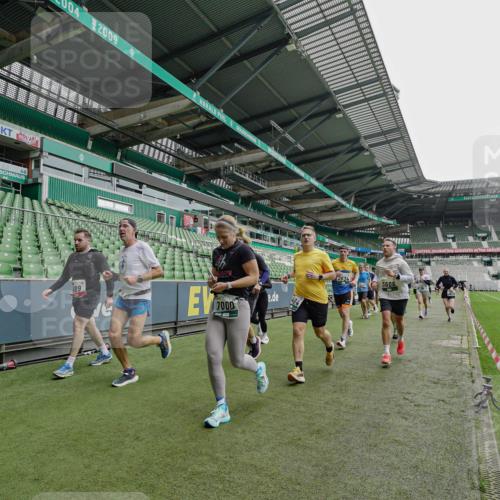 05.10.2025 - 20. swb-Marathon Bremen Michael Burmester http://msf.ph/oto/9233704 05.10.2025 12:56:25 Laufen im Stadion 325, 591, 830, 901, 984, 989, 1161, 1261, 1380, 1679, 1774, 1825, 1931, 2134, 2149, 2263, 2438, 2490, 2571, 2634, 2942, 3161, 3392, 3606, 3749, 3980, 4052, 4101, 4149, 4288, 4432, 4485, 5246, 5255, 5370, 5419, 5469, 5490, 5615, 5719, 6070, 6176, 6375, 6441, 6451, 6515, 6689, 6744, 6797, 6864, 6926, 7000, 7283, 7292, 7320, 7431, 7490, 7783, 7920, 8060, 8144, 8222, 9054, 78, 240, 1261, 1490, 2162, 2459, 2884, 3074, 3515, 3612, 4079, 4116, 4195, 4456, 5691, 5719 meine-sportfotos.de