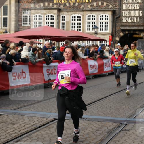 05.10.2025 - 20. swb-Marathon Bremen Yannick Fuchs http://msf.ph/oto/9233708 05.10.2025 11:03:42 Ziel 7199, 9486, 9498, 9850, 9940, 10213, 11522 meine-sportfotos.de