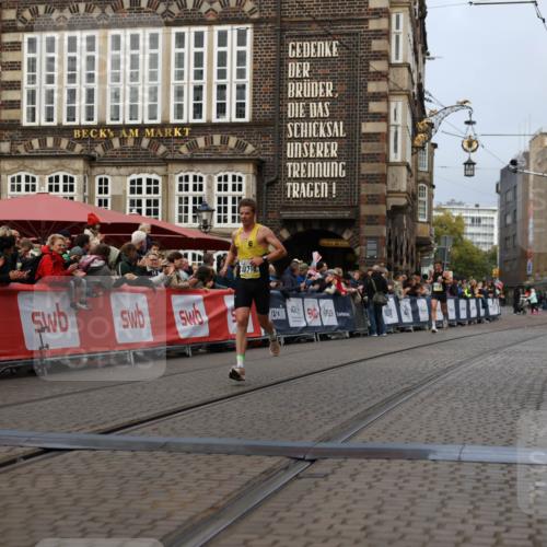 05.10.2025 - 20. swb-Marathon Bremen Yannick Fuchs http://msf.ph/oto/9233730 05.10.2025 10:34:39 Ziel 10718 meine-sportfotos.de