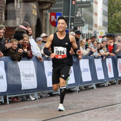05.10.2025 - 20. swb-Marathon Bremen Strokosch-Dieckow http://msf.ph/oto/9233740 05.10.2025 12:35:25 Ziel 308, 1994 meine-sportfotos.de
