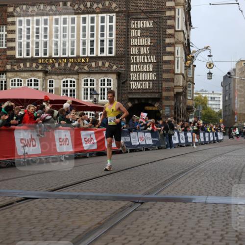 05.10.2025 - 20. swb-Marathon Bremen Yannick Fuchs http://msf.ph/oto/9233742 05.10.2025 10:34:39 Ziel 10718 meine-sportfotos.de