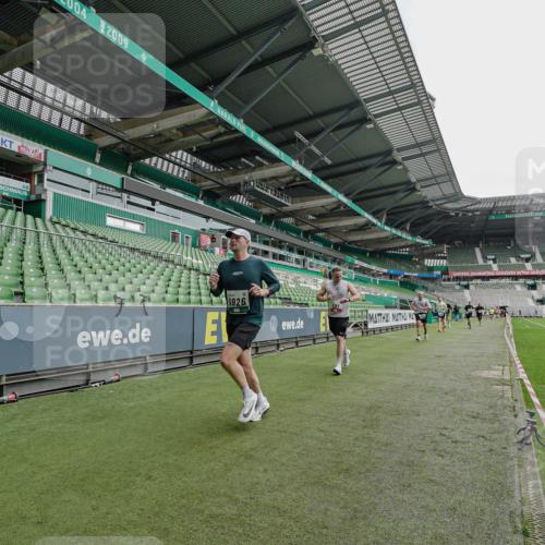 05.10.2025 - 20. swb-Marathon Bremen Michael Burmester http://msf.ph/oto/9233769 05.10.2025 12:56:32 Laufen im Stadion 325, 591, 830, 901, 984, 989, 1161, 1380, 1679, 2134, 2149, 2263, 2438, 2571, 2634, 3161, 3392, 3606, 3749, 3980, 4052, 4101, 4288, 4432, 4485, 5246, 5255, 5370, 5419, 5469, 5490, 6070, 6176, 6375, 6441, 6451, 6689, 6797, 6864, 6926, 7000, 7283, 7292, 7320, 7431, 7490, 7783, 7920, 8144, 8222, 8564, 9054, 78, 240, 1261, 1490, 1774, 1825, 1931, 2162, 2459, 2490, 2884, 2942, 3074, 3515, 3612, 4079, 4116, 4149, 4195, 4456, 5615, 5691, 5719, 6515 meine-sportfotos.de