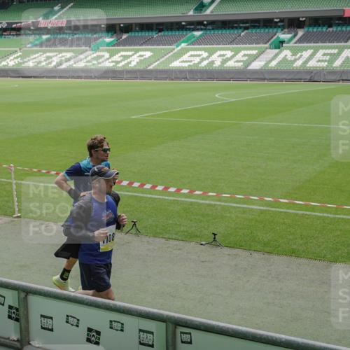 05.10.2025 - 20. swb-Marathon Bremen Michael Burmester http://msf.ph/oto/9233770 05.10.2025 10:31:37 Laufen im Stadion 7193, 7251, 8888, 9004, 9172, 9196, 9226, 9252, 9256, 9263, 9267, 9277, 9287, 9337, 9415, 9416, 9425, 9431, 9449, 9457, 9506, 9581, 9584, 9708, 9715, 9742, 9791, 9807, 9852, 9871, 9903, 9934, 10014, 10016, 10019, 10020, 10029, 10057, 10163, 10199, 10206, 10222, 10226, 10240, 10279, 10296, 10310, 10317, 10321, 10335, 10356, 10369, 10438, 10449, 10468, 10479, 10514, 10537, 10543, 10609, 10636, 10638, 10655, 10662, 10668, 10669, 10698, 10719, 10743, 9214, 9230 meine-sportfotos.de