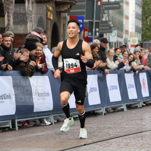 05.10.2025 - 20. swb-Marathon Bremen Strokosch-Dieckow http://msf.ph/oto/9233787 05.10.2025 12:35:25 Ziel 308, 1994 meine-sportfotos.de
