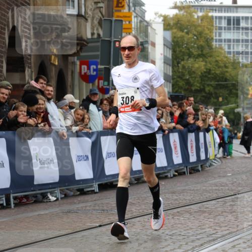 05.10.2025 - 20. swb-Marathon Bremen Strokosch-Dieckow http://msf.ph/oto/9233825 05.10.2025 12:35:27 Ziel 308, 1994 meine-sportfotos.de