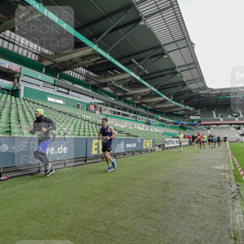 05.10.2025 - 20. swb-Marathon Bremen Michael Burmester http://msf.ph/oto/9233831 05.10.2025 12:56:48 Laufen im Stadion 31, 299, 479, 591, 830, 901, 989, 1161, 1380, 1595, 1627, 1679, 1971, 1977, 2134, 2149, 2263, 2269, 2436, 2438, 2571, 2634, 3392, 3471, 3606, 3980, 4101, 4484, 4485, 5104, 5246, 5255, 5419, 5469, 6176, 6250, 6375, 6451, 6493, 6510, 6689, 6864, 6926, 7000, 7017, 7086, 7283, 7292, 7320, 7390, 7431, 7490, 7546, 7578, 7783, 7920, 8479, 8564, 9054, 9129, 325, 984, 989, 1931, 2134, 2490, 3161, 3749, 4052, 4149, 4288, 4432, 5370, 5490, 6070, 6441, 8144 meine-sportfotos.de
