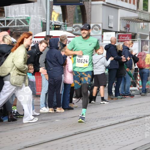 05.10.2025 - 20. swb-Marathon Bremen Strokosch-Dieckow http://msf.ph/oto/9233858 05.10.2025 10:42:38 Ziel 9006, 9302, 9524, 9558, 10045, 10553, 10624, 10961, 11476, 11640, 9006, 9302, 9524, 9558, 10045, 10553, 10624, 10961, 11476, 11640 meine-sportfotos.de