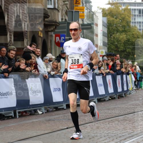 05.10.2025 - 20. swb-Marathon Bremen Strokosch-Dieckow http://msf.ph/oto/9233865 05.10.2025 12:35:27 Ziel 308, 1994 meine-sportfotos.de