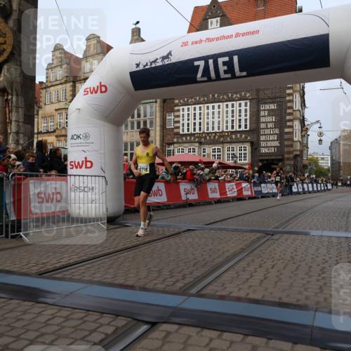 05.10.2025 - 20. swb-Marathon Bremen Yannick Fuchs http://msf.ph/oto/9233867 05.10.2025 10:34:41 Ziel 9319, 10718 meine-sportfotos.de
