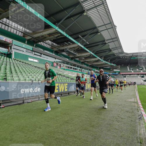 05.10.2025 - 20. swb-Marathon Bremen Michael Burmester http://msf.ph/oto/9233877 05.10.2025 12:56:57 Laufen im Stadion 31, 246, 299, 305, 479, 591, 833, 1161, 1380, 1382, 1595, 1627, 1679, 1971, 1977, 2166, 2263, 2269, 2436, 2438, 2571, 2634, 3392, 3471, 3606, 3813, 3980, 4101, 4484, 5104, 5246, 5255, 5419, 5469, 5503, 5664, 6176, 6250, 6267, 6375, 6451, 6493, 6510, 6768, 6864, 6926, 7000, 7017, 7086, 7283, 7292, 7320, 7390, 7431, 7490, 7546, 7578, 7783, 7920, 8479, 8564, 8903, 8973, 9054, 9129, 325, 830, 901, 989, 2134, 2149, 3161, 4052, 4485, 5370, 5490, 6070, 6441, 8144 meine-sportfotos.de