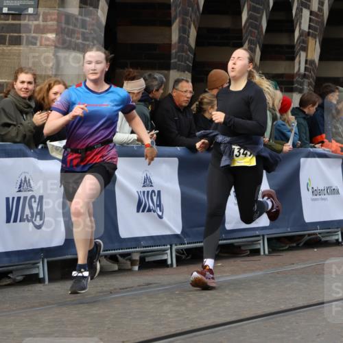 05.10.2025 - 20. swb-Marathon Bremen Strokosch-Dieckow http://msf.ph/oto/9233879 05.10.2025 10:54:10 Ziel 9402, 9574, 9900, 9935, 10234, 10402, 10533, 11151, 11203, 11347, 11449 meine-sportfotos.de
