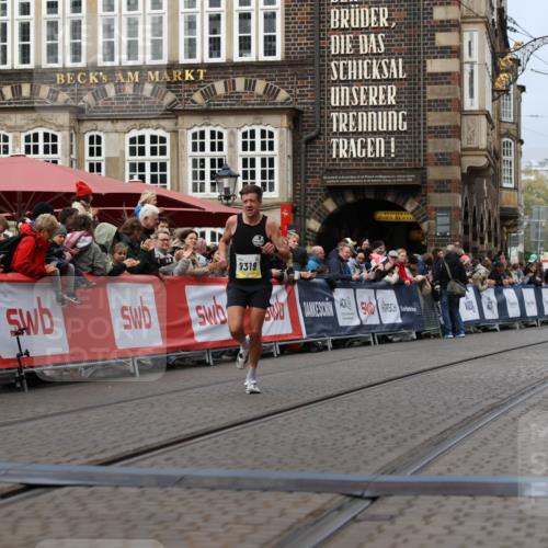 05.10.2025 - 20. swb-Marathon Bremen Yannick Fuchs http://msf.ph/oto/9233906 05.10.2025 10:34:43 Ziel 9319, 10718 meine-sportfotos.de