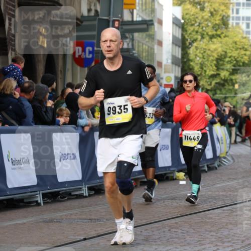 05.10.2025 - 20. swb-Marathon Bremen Strokosch-Dieckow http://msf.ph/oto/9233917 05.10.2025 10:54:11 Ziel 9402, 9574, 9900, 9935, 10234, 10402, 10533, 11151, 11203, 11347, 11449 meine-sportfotos.de