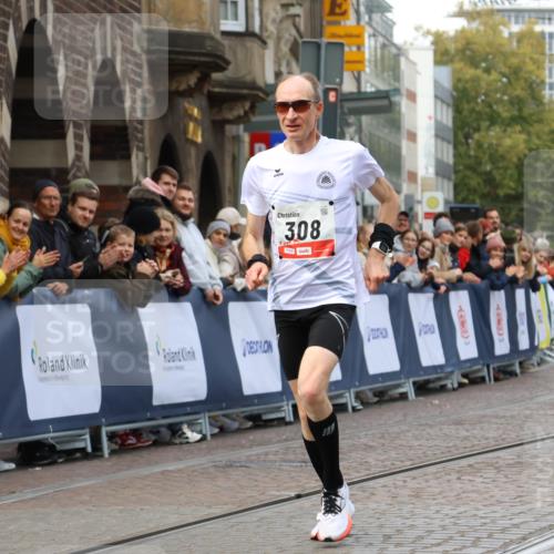 05.10.2025 - 20. swb-Marathon Bremen Strokosch-Dieckow http://msf.ph/oto/9233920 05.10.2025 12:35:27 Ziel 308, 1994 meine-sportfotos.de