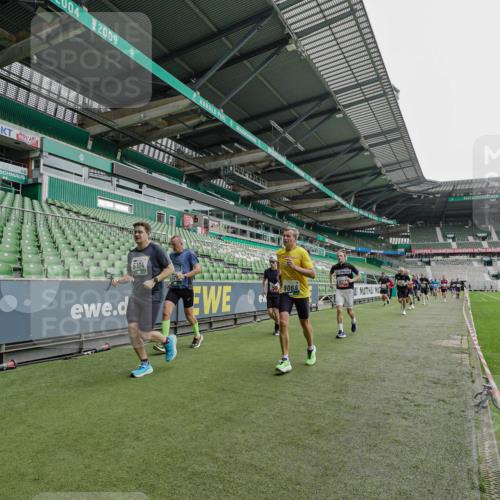 05.10.2025 - 20. swb-Marathon Bremen Michael Burmester http://msf.ph/oto/9233925 05.10.2025 12:57:03 Laufen im Stadion 31, 237, 246, 299, 305, 479, 591, 613, 833, 1161, 1380, 1382, 1595, 1627, 1679, 1971, 1977, 2166, 2263, 2269, 2436, 2522, 2571, 2634, 3392, 3471, 3591, 3606, 3813, 3980, 4101, 4484, 4821, 5104, 5246, 5255, 5419, 5503, 5664, 6250, 6267, 6375, 6451, 6486, 6493, 6510, 6768, 6864, 6926, 7000, 7017, 7086, 7283, 7320, 7371, 7390, 7431, 7490, 7546, 7578, 7783, 8023, 8479, 8564, 8903, 8964, 8973, 9054, 9129, 325, 830, 901, 989, 1380, 2134, 2149, 2438, 3161, 4052, 4485, 5469, 6070 meine-sportfotos.de