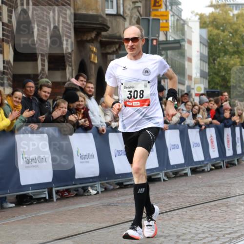 05.10.2025 - 20. swb-Marathon Bremen Strokosch-Dieckow http://msf.ph/oto/9233948 05.10.2025 12:35:27 Ziel 308, 1994 meine-sportfotos.de