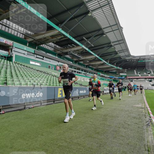 05.10.2025 - 20. swb-Marathon Bremen Michael Burmester http://msf.ph/oto/9233952 05.10.2025 12:57:07 Laufen im Stadion 31, 237, 246, 299, 305, 479, 591, 613, 820, 833, 1161, 1317, 1382, 1595, 1627, 1679, 1971, 1977, 2166, 2263, 2269, 2436, 2522, 2571, 2634, 3392, 3471, 3591, 3606, 3813, 3980, 4101, 4484, 4496, 4821, 5104, 5246, 5255, 5419, 5503, 5664, 6250, 6267, 6451, 6486, 6493, 6510, 6768, 6864, 6926, 7000, 7017, 7086, 7283, 7320, 7371, 7390, 7431, 7490, 7546, 7578, 7783, 7940, 8023, 8479, 8564, 8903, 8964, 8973, 9054, 9129, 830, 901, 989, 1380, 2134, 2149, 2438, 3392, 4485, 5469, 6070 meine-sportfotos.de