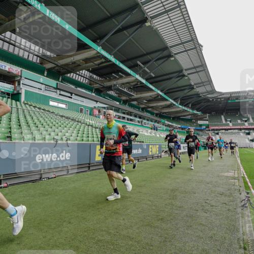 05.10.2025 - 20. swb-Marathon Bremen Michael Burmester http://msf.ph/oto/9233965 05.10.2025 12:57:08 Laufen im Stadion 31, 237, 246, 299, 305, 479, 591, 613, 820, 833, 1161, 1317, 1382, 1595, 1627, 1679, 1971, 1977, 2166, 2263, 2269, 2436, 2522, 2571, 2634, 3396, 3471, 3591, 3606, 3813, 3980, 4101, 4484, 4496, 4821, 5104, 5246, 5255, 5419, 5503, 5664, 6250, 6267, 6451, 6486, 6493, 6510, 6768, 6864, 6926, 7000, 7017, 7086, 7283, 7320, 7371, 7390, 7490, 7546, 7578, 7783, 7940, 8023, 8479, 8564, 8903, 8964, 8973, 9054, 9129, 830, 901, 989, 1380, 1679, 2134, 2149, 2263, 2438, 3392, 4485, 5469 meine-sportfotos.de