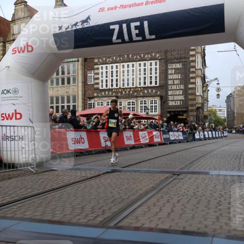 05.10.2025 - 20. swb-Marathon Bremen Yannick Fuchs http://msf.ph/oto/9233972 05.10.2025 10:34:44 Ziel 9319, 10718 meine-sportfotos.de