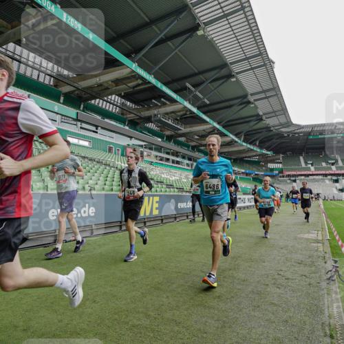 05.10.2025 - 20. swb-Marathon Bremen Michael Burmester http://msf.ph/oto/9233998 05.10.2025 12:57:12 Laufen im Stadion 31, 237, 246, 299, 305, 479, 591, 613, 820, 833, 1161, 1317, 1382, 1595, 1627, 1971, 1977, 2166, 2269, 2436, 2522, 2571, 3396, 3471, 3591, 3606, 3813, 3969, 4484, 4496, 4821, 5104, 5149, 5246, 5255, 5419, 5503, 5664, 6250, 6267, 6451, 6486, 6493, 6510, 6534, 6535, 6768, 6926, 7017, 7086, 7283, 7320, 7371, 7390, 7490, 7546, 7578, 7783, 7940, 8023, 8479, 8564, 8903, 8964, 8973, 9054, 9129, 830, 1380, 1679, 2263, 2438, 2634, 3392, 3980, 4101, 4485, 5469 meine-sportfotos.de
