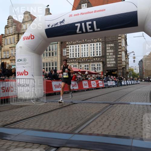 05.10.2025 - 20. swb-Marathon Bremen Yannick Fuchs http://msf.ph/oto/9234004 05.10.2025 10:34:44 Ziel 9319, 10718 meine-sportfotos.de