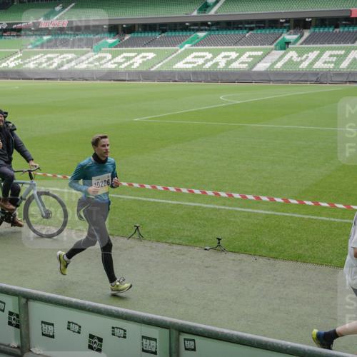 05.10.2025 - 20. swb-Marathon Bremen Michael Burmester http://msf.ph/oto/9234013 05.10.2025 10:31:45 Laufen im Stadion 7193, 7251, 8888, 9004, 9172, 9196, 9226, 9252, 9256, 9263, 9267, 9287, 9337, 9415, 9431, 9449, 9457, 9506, 9581, 9584, 9715, 9742, 9791, 9807, 9852, 9871, 9903, 9934, 10014, 10016, 10019, 10020, 10029, 10038, 10057, 10064, 10163, 10199, 10206, 10222, 10226, 10240, 10242, 10279, 10296, 10310, 10317, 10321, 10327, 10335, 10356, 10369, 10438, 10468, 10514, 10537, 10543, 10609, 10616, 10636, 10638, 10655, 10662, 10668, 10669, 10698, 10719, 10743, 10785, 9214 meine-sportfotos.de