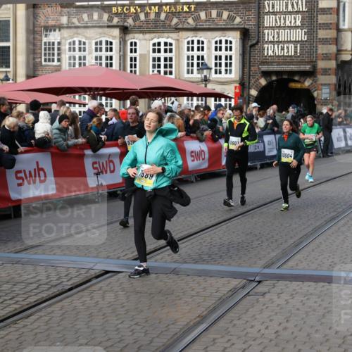05.10.2025 - 20. swb-Marathon Bremen Yannick Fuchs http://msf.ph/oto/9234017 05.10.2025 11:03:50 Ziel 9315, 9940, 10213, 10297, 10478, 10603, 10604, 10711, 10713, 11589 meine-sportfotos.de