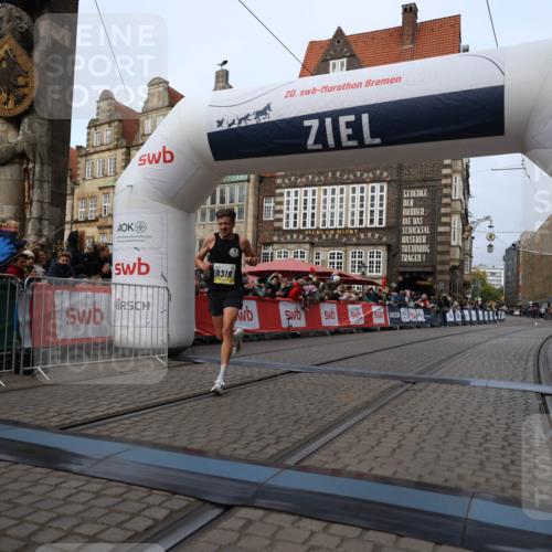 05.10.2025 - 20. swb-Marathon Bremen Yannick Fuchs http://msf.ph/oto/9234029 05.10.2025 10:34:44 Ziel 9319, 10718 meine-sportfotos.de