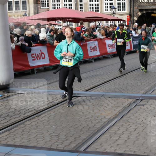 05.10.2025 - 20. swb-Marathon Bremen Yannick Fuchs http://msf.ph/oto/9234035 05.10.2025 11:03:50 Ziel 9315, 9940, 10213, 10297, 10478, 10603, 10604, 10711, 10713, 11589 meine-sportfotos.de