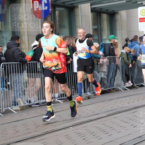 05.10.2025 - 20. swb-Marathon Bremen Strokosch-Dieckow http://msf.ph/oto/9234037 05.10.2025 10:42:51 Ziel 9006, 9302, 9558, 9967, 10045, 10474, 10541, 10553, 10961, 10979, 11304, 11476, 9006, 9302, 9558, 9967, 10045, 10474, 10541, 10553, 10961, 10979, 11304, 11476 meine-sportfotos.de