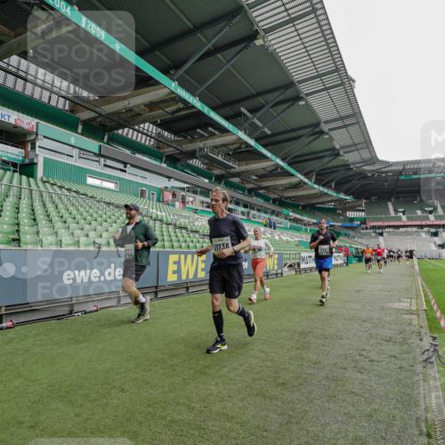 05.10.2025 - 20. swb-Marathon Bremen Michael Burmester http://msf.ph/oto/9234039 05.10.2025 12:57:16 Laufen im Stadion 31, 237, 246, 299, 305, 479, 613, 820, 833, 1161, 1317, 1382, 1491, 1595, 1627, 1971, 1977, 2166, 2269, 2436, 2522, 3396, 3471, 3591, 3798, 3813, 3969, 4089, 4484, 4496, 4821, 5100, 5104, 5149, 5246, 5503, 5664, 6250, 6267, 6451, 6486, 6493, 6510, 6534, 6535, 6768, 6926, 7017, 7086, 7283, 7371, 7390, 7490, 7546, 7578, 7940, 8023, 8479, 8564, 8903, 8964, 8973, 9054, 9129, 9983, 591, 1380, 1679, 2263, 2438, 2571, 2634, 3392, 3606, 3980, 4101, 5255, 5469 meine-sportfotos.de