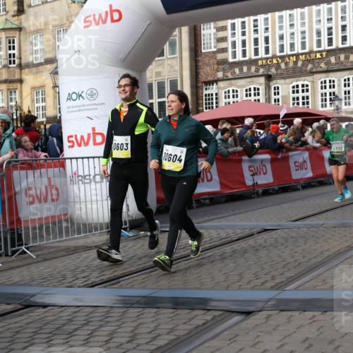 05.10.2025 - 20. swb-Marathon Bremen Yannick Fuchs http://msf.ph/oto/9234053 05.10.2025 11:03:53 Ziel 9315, 10238, 10297, 10478, 10603, 10604, 10711, 10713, 11306, 11589 meine-sportfotos.de