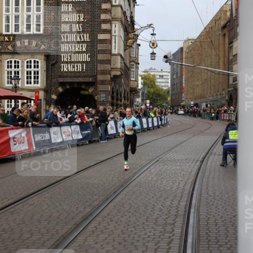 05.10.2025 - 20. swb-Marathon Bremen Yannick Fuchs http://msf.ph/oto/9234077 05.10.2025 10:34:55 Ziel 10410 meine-sportfotos.de