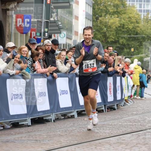 05.10.2025 - 20. swb-Marathon Bremen Strokosch-Dieckow http://msf.ph/oto/9234081 05.10.2025 12:36:32 Ziel 1632 meine-sportfotos.de