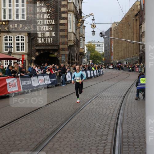 05.10.2025 - 20. swb-Marathon Bremen Yannick Fuchs http://msf.ph/oto/9234085 05.10.2025 10:34:55 Ziel 10410 meine-sportfotos.de