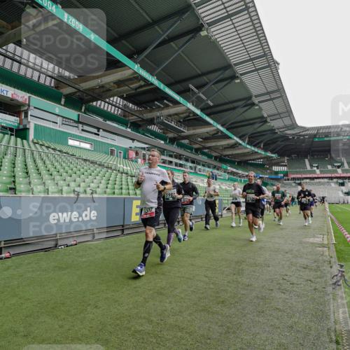 05.10.2025 - 20. swb-Marathon Bremen Michael Burmester http://msf.ph/oto/9234095 05.10.2025 12:57:27 Laufen im Stadion 31, 237, 246, 299, 305, 415, 479, 613, 820, 833, 1317, 1382, 1491, 1595, 1627, 1971, 1977, 2166, 2234, 2269, 2304, 2436, 2522, 3396, 3471, 3591, 3798, 3813, 3969, 3977, 4089, 4484, 4496, 4821, 5100, 5104, 5149, 5503, 5664, 6250, 6267, 6372, 6486, 6493, 6510, 6534, 6535, 6768, 7017, 7086, 7371, 7390, 7546, 7578, 7731, 7911, 7940, 8023, 8128, 8479, 8564, 8801, 8903, 8964, 8973, 8993, 9129, 9983, 11658, 591, 1161, 1679, 2263, 2571, 2634, 3392, 3606, 3980, 4101, 5255 meine-sportfotos.de
