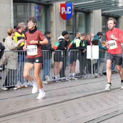 05.10.2025 - 20. swb-Marathon Bremen Strokosch-Dieckow http://msf.ph/oto/9234099 05.10.2025 10:42:54 Ziel 9006, 9302, 9558, 9967, 10474, 10541, 10553, 10961, 10979, 11304, 11476, 9006, 9302, 9558, 9967, 10474, 10541, 10553, 10961, 10979, 11304, 11476 meine-sportfotos.de